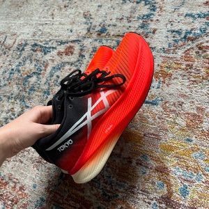 ASICS Metaspeed Tokyo Carbon Plated - 7.5